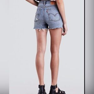 NWOT Levis Wedgie Fit Denim Jean Short Cutoff Raw Hem Distressed Womens Size 27